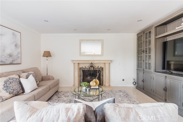 Detail Gallery Image 9 of 36 For 21793 Planewood Dr, Woodland Hills,  CA 91364 - 4 Beds | 3/1 Baths