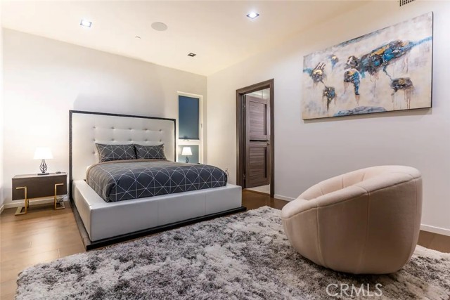 Detail Gallery Image 23 of 41 For 11246 Kling St, North Hollywood,  CA 91602 - 4 Beds | 4 Baths