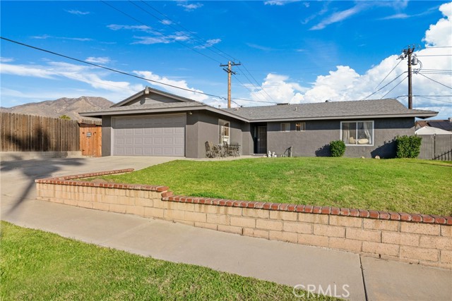 7511 Buckeye Street, Highland CA: https://media.crmls.org/medias/41ec2ba0-6918-4ebb-ab99-098c79d056df.jpg