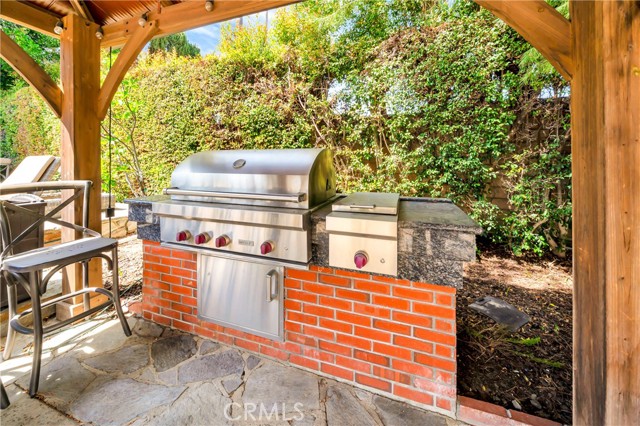 Detail Gallery Image 39 of 55 For 5441 Calvin Ave, Tarzana,  CA 91356 - 5 Beds | 5/1 Baths