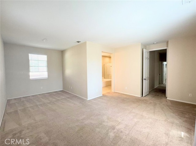 14601 Westfield Avenue, Chino CA: https://media.crmls.org/medias/41ed517c-397f-48b9-805c-5ae2b04217fc.jpg