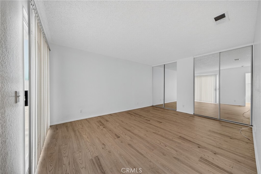 MLS #OC25244729 image #28