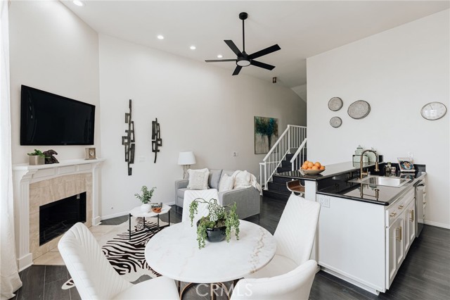 4652 Don Lorenzo Drive A, Los Angeles, CA, 90008 4652 Don Lorenzo Drive A, Los Angeles, CA, 90008