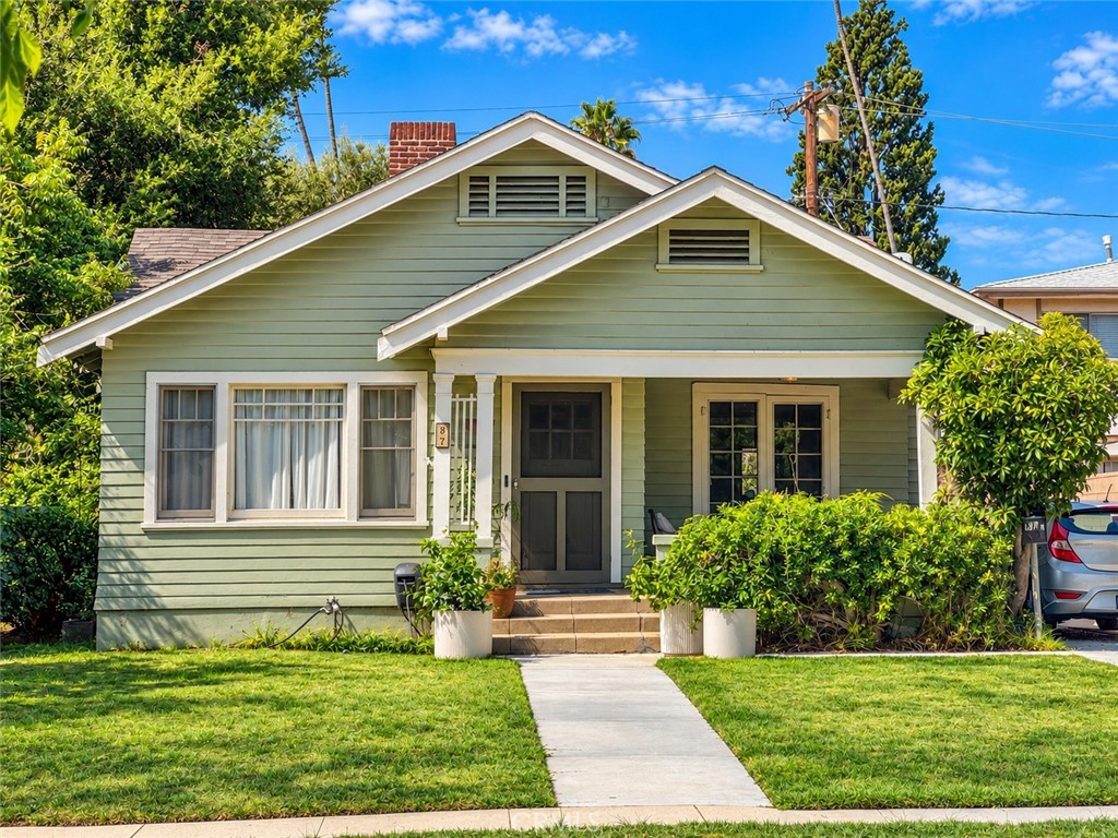 Duplex at 87 S San Marino