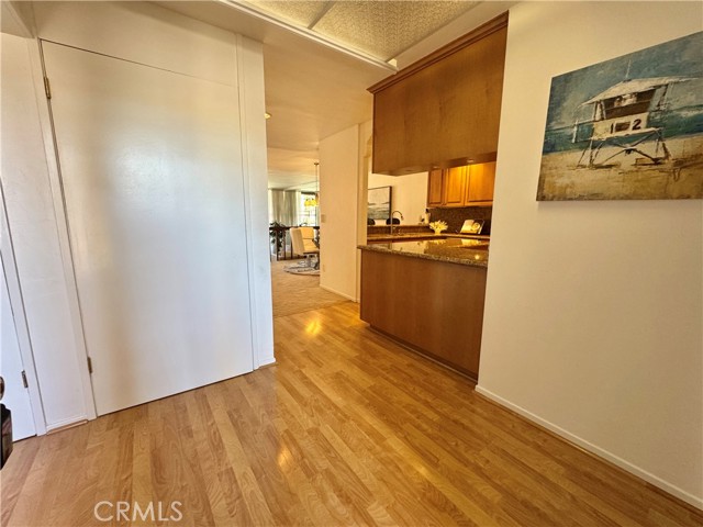 9103 Marina Pacifica N Drive, Long Beach CA: https://media.crmls.org/medias/41f0e185-128b-4fb1-8acd-fc3d09b8f915.jpg