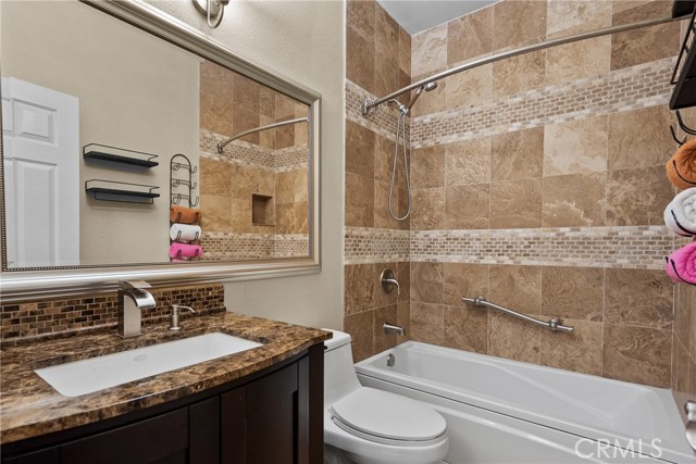 555 Maine Avenue, Long Beach CA: https://media.crmls.org/medias/41f0ee06-8a9e-4eec-8761-7b3cd740b62e.jpg