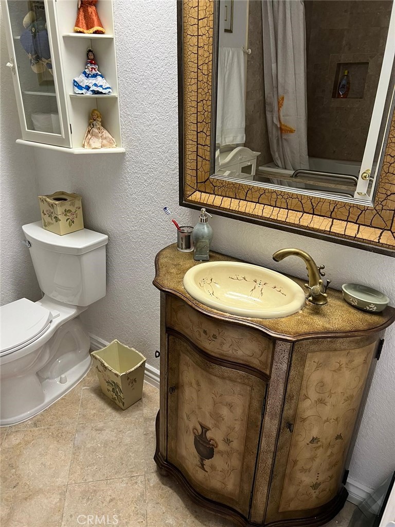 https://media.crmls.org/medias/41f193b9-e366-4e5f-9221-0e514f124fa5.jpg?preset=X-Large