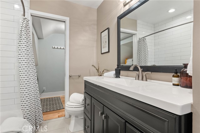 Detail Gallery Image 16 of 31 For 8844 Villanova Ave, Los Angeles,  CA 90045 - 5 Beds | 4 Baths