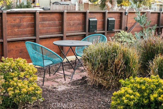 1935 W 36th Street, Los Angeles CA: https://media.crmls.org/medias/41f24bde-3c13-4b09-8dcb-f8c542e4b552.jpg