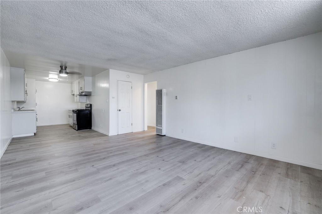 MLS #OC25280039 image #3