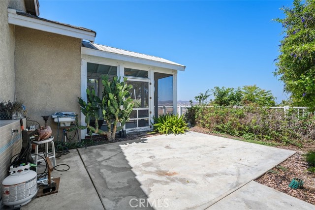 Detail Gallery Image 15 of 19 For 3327 Sterling Dr, Corona,  CA 92882 - 3 Beds | 2 Baths