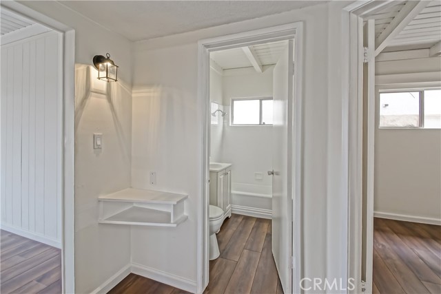 Detail Gallery Image 12 of 19 For 440 Rosecrans Ave #B,  Manhattan Beach,  CA 90266 - 2 Beds | 1 Baths