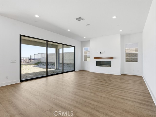 Detail Gallery Image 12 of 41 For 27558 Juniper Ln, Valencia,  CA 91381 - 5 Beds | 4/1 Baths