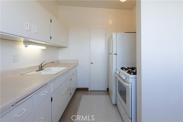 Detail Gallery Image 4 of 8 For 507 Avenue G #H,  Redondo Beach,  CA 90277 - 2 Beds | 1 Baths