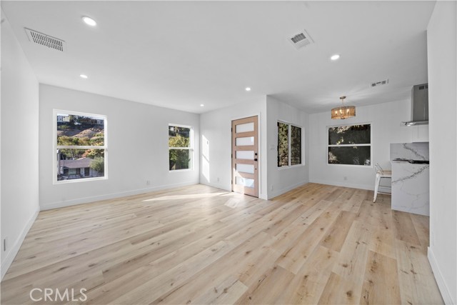 Detail Gallery Image 9 of 21 For 3846 Harriman Ave, Los Angeles,  CA 90032 - 3 Beds | 1 Baths