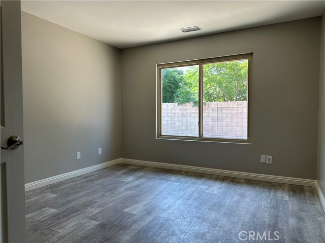 Detail Gallery Image 11 of 17 For 17175 Micallef St, Fontana,  CA 92336 - 3 Beds | 2 Baths