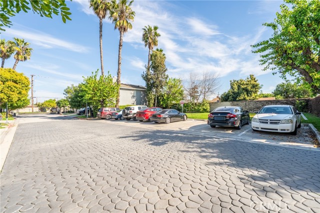 Image 29 of 41 For 3819 Foster Avenue