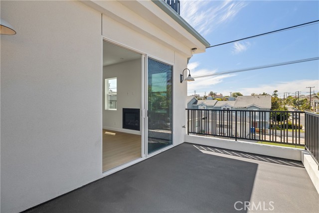 2100 Carnegie Lane, Redondo Beach CA: https://media.crmls.org/medias/41f44e01-348d-48cf-84ac-85fbce75d978.jpg