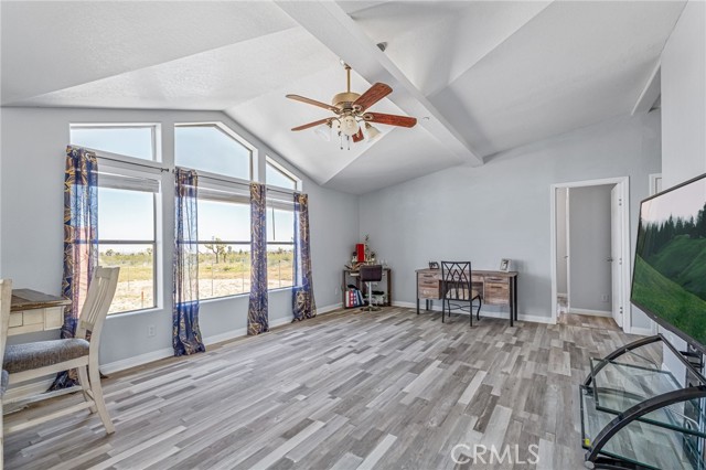 Detail Gallery Image 11 of 33 For 5888 Chevoit Rd, Phelan,  CA 92371 - 4 Beds | 2 Baths