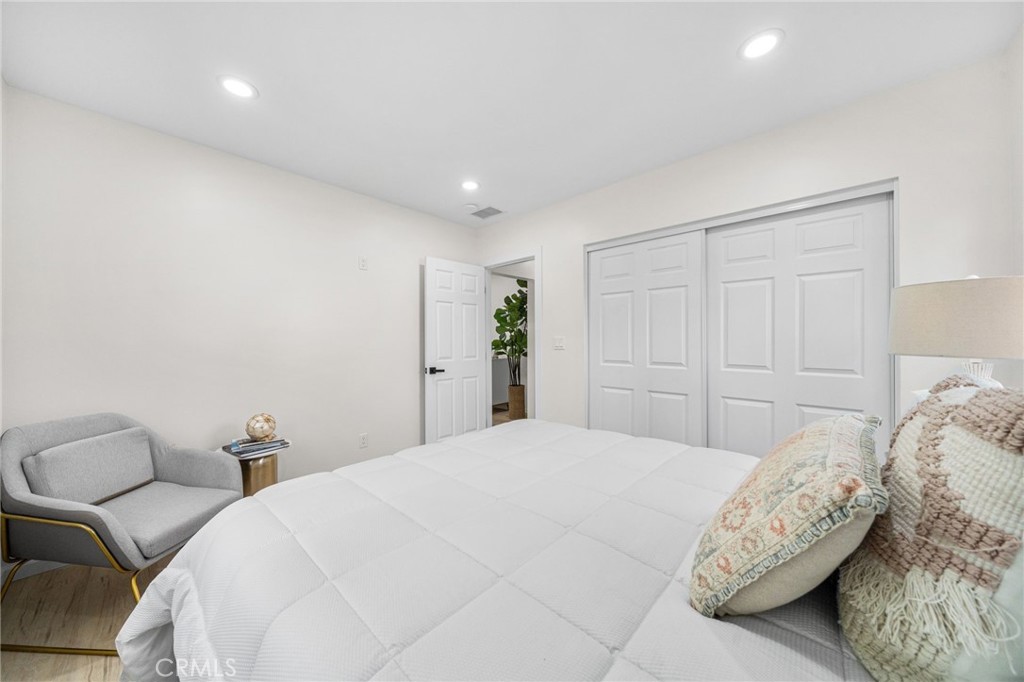 MLS #OC25259566 image #11