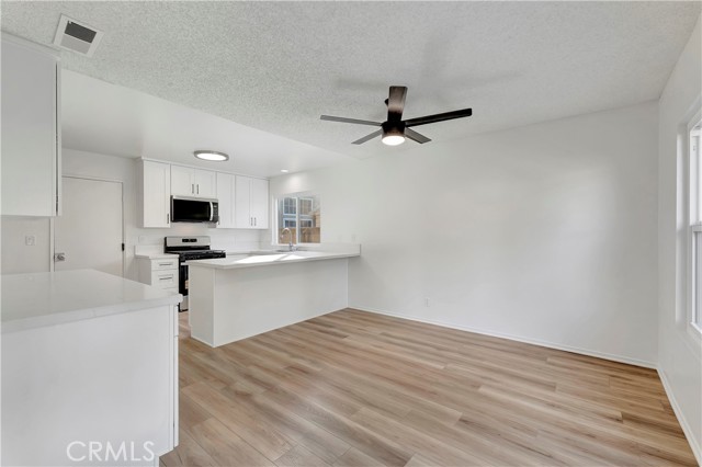 Detail Gallery Image 7 of 20 For 610 S Dennis, Santa Ana,  CA 92704 - 4 Beds | 2 Baths