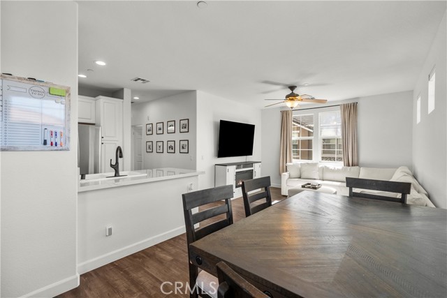 Detail Gallery Image 6 of 28 For 27262 Riverview, Valencia,  CA 91354 - 2 Beds | 2 Baths