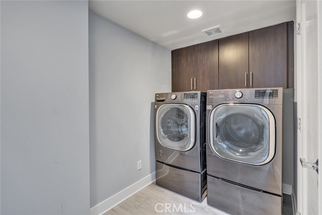 Detail Gallery Image 19 of 32 For 85 Lennox, Irvine,  CA 92612 - 3 Beds | 3 Baths