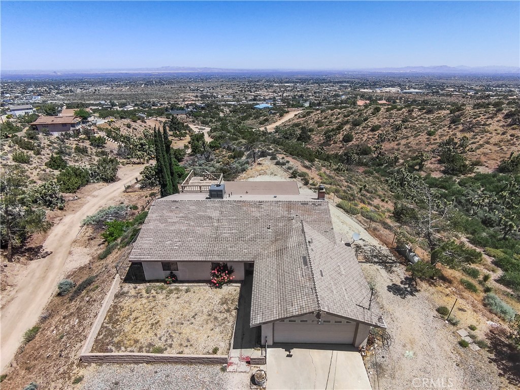 https://media.crmls.org/medias/41f6fd71-462f-476f-a56d-84029e1e25eb.jpg?preset=X-Large