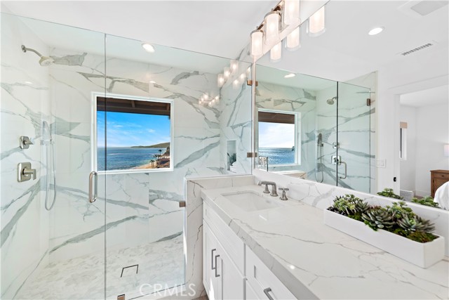 Detail Gallery Image 19 of 41 For 51 Blue Lagoon, Laguna Beach,  CA 92651 - 3 Beds | 3 Baths