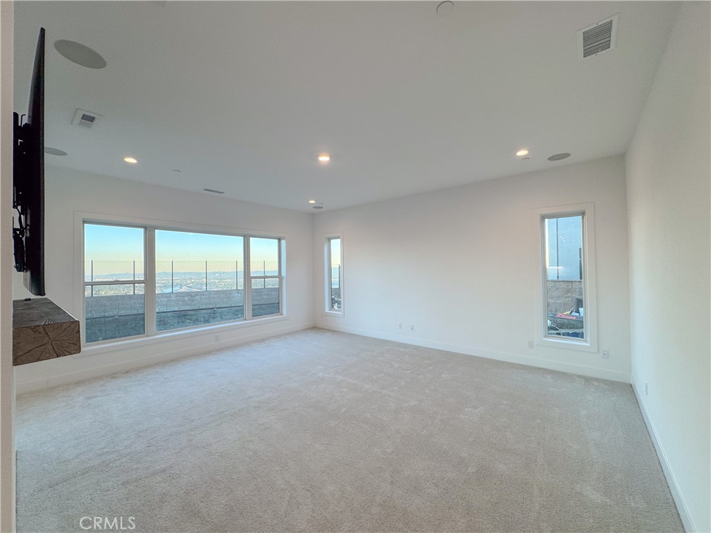 MLS #OC25257810 image #9