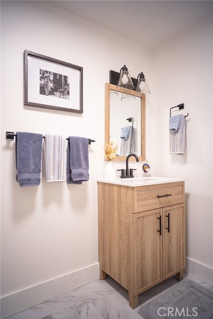 Detail Gallery Image 16 of 24 For 3728 Roderick Rd, Los Angeles,  CA 90065 - 3 Beds | 2 Baths