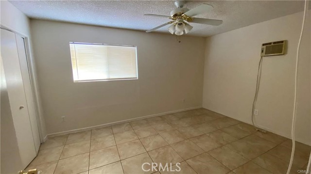 Detail Gallery Image 11 of 13 For 532 Fern Pl, Hemet,  CA 92543 - 3 Beds | 2 Baths