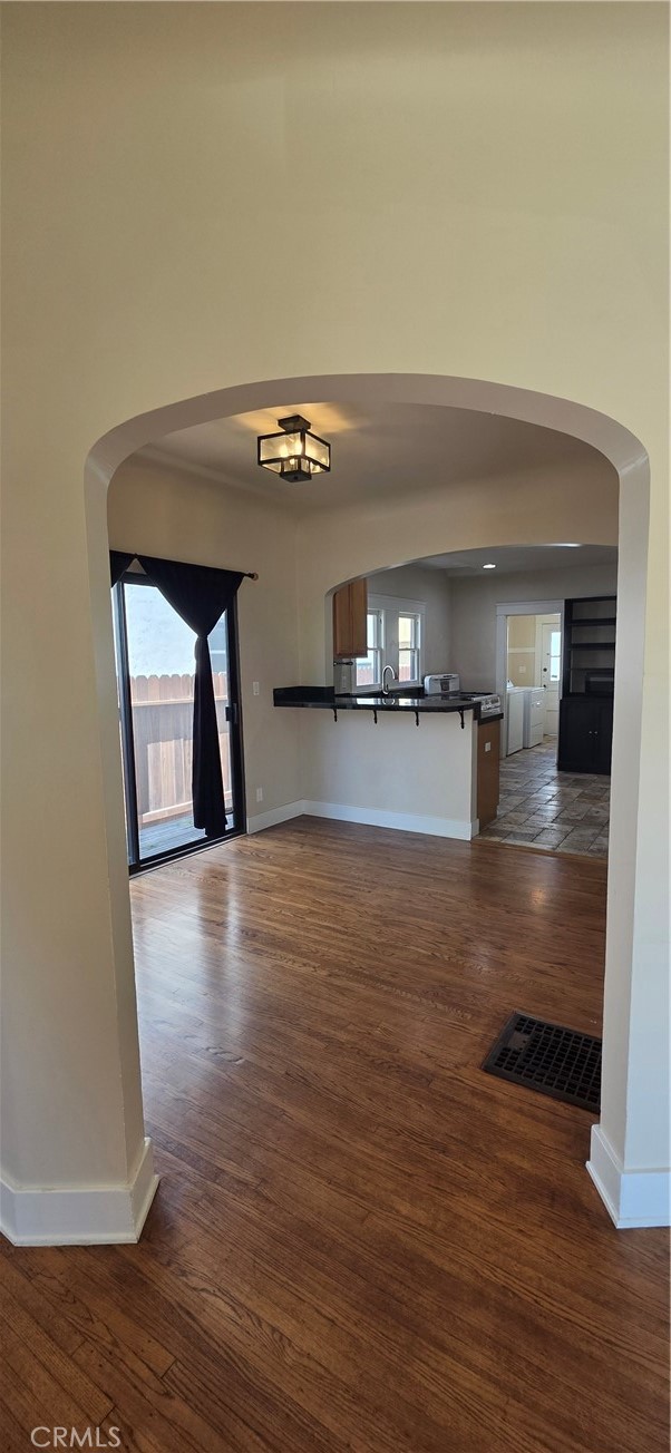 Detail Gallery Image 10 of 35 For 225 Saint Joseph Ave, Long Beach,  CA 90803 - 2 Beds | 1 Baths