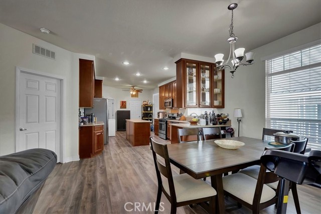 111 Madrid, Tustin CA: https://media.crmls.org/medias/41fa225e-1676-4db4-99a9-2fb1e98ba41a.jpg
