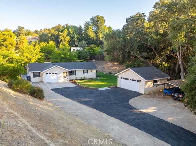 6205 San Anselmo Road, Atascadero CA: https://media.crmls.org/medias/41fae798-f2e2-49fe-bf6b-9eb6d3e006ab.jpg