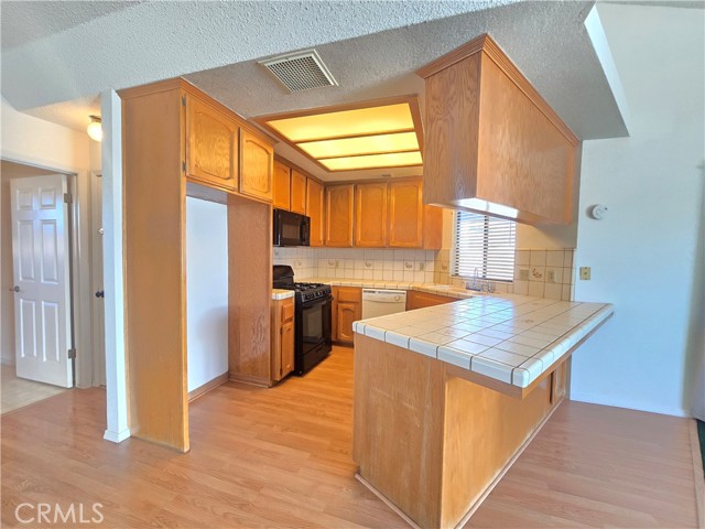 Detail Gallery Image 7 of 25 For 9432 Rea, California City,  CA 93505 - 3 Beds | 2 Baths