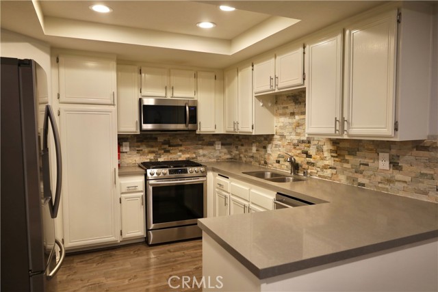 Detail Gallery Image 3 of 5 For 18716 Vista Del Canon #C,  Newhall,  CA 91321 - 2 Beds | 2/1 Baths