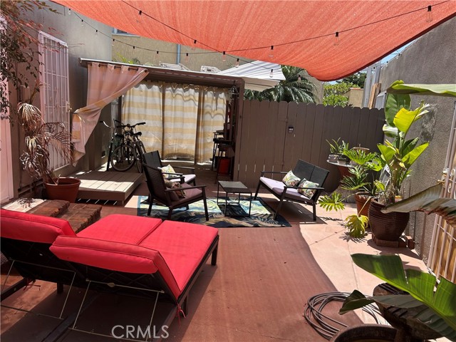 271 Covina Avenue, Long Beach CA: https://media.crmls.org/medias/41fbd869-ce78-48eb-a993-da6cdef800ea.jpg