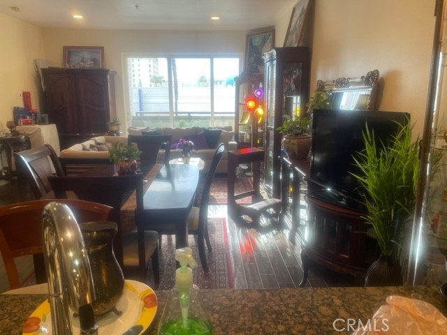 300 E 4th Street #124, Long Beach, CA, 90802 300 E 4th Street #124, Long Beach, CA, 90802