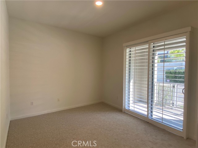 21 Gramercy, Irvine CA: https://media.crmls.org/medias/41fd302a-5379-486e-a3ce-02e52b71f4b3.jpg