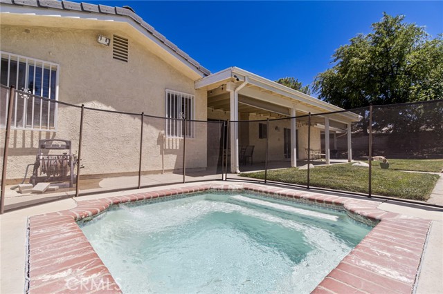 41653 62nd W Street, Palmdale CA: https://media.crmls.org/medias/41fe08b7-eefd-4f0c-a993-c4497532786f.jpg