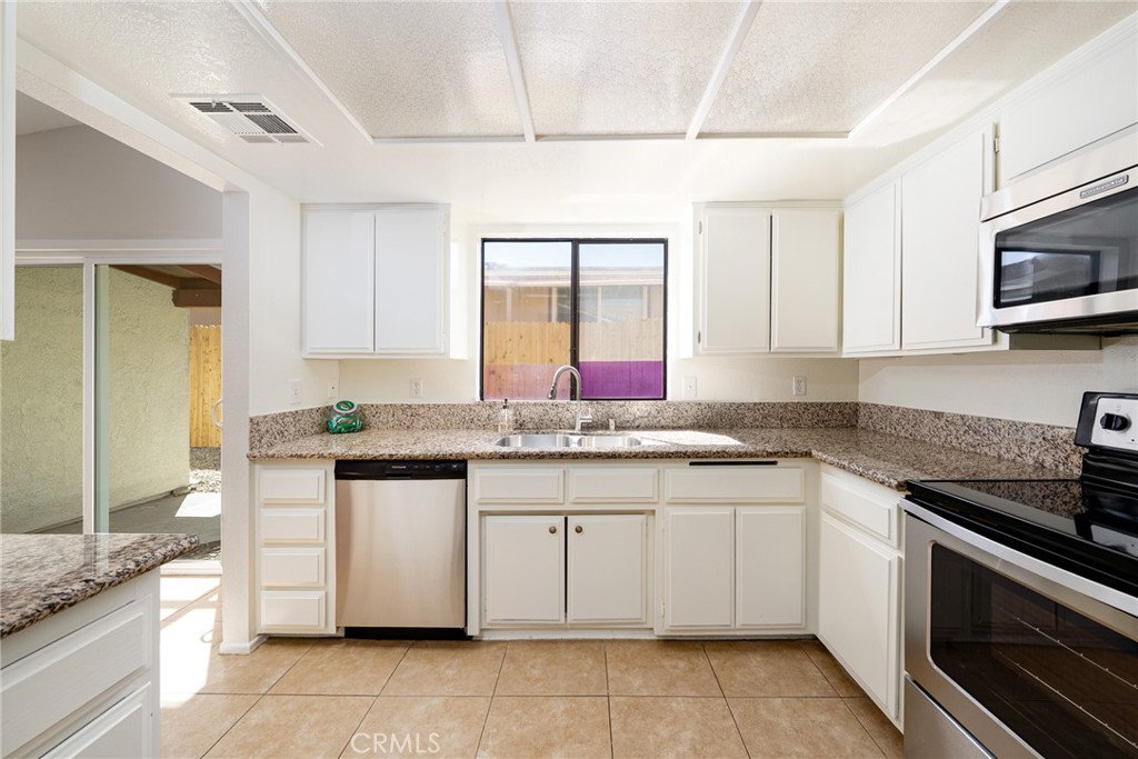 MLS #OC25215875 image #9