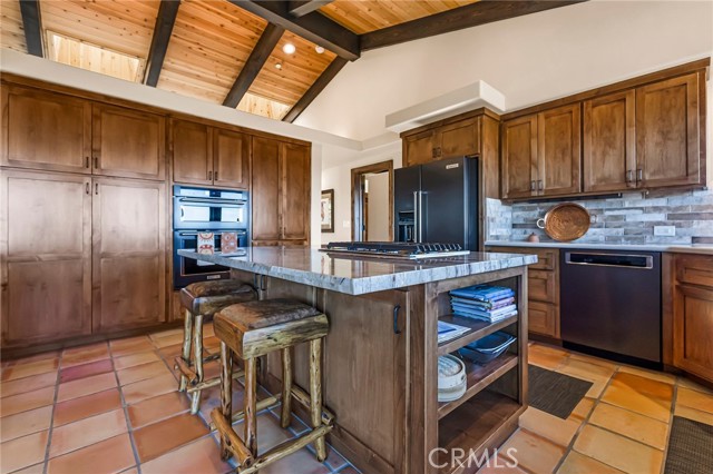 Detail Gallery Image 9 of 49 For 6037 Shadow Mountain Ln, Paradise,  CA 95969 - 2 Beds | 2 Baths