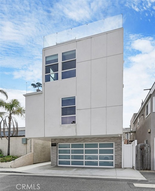 Detail Gallery Image 1 of 57 For 16926 10th St 1a,  Sunset Beach,  CA 90742 - 3 Beds | 3/1 Baths