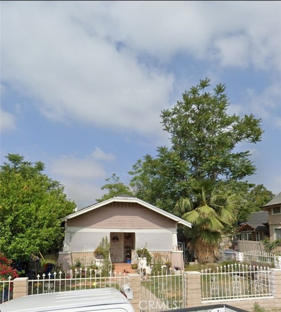 MLS# IV23211595