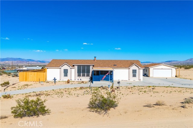 Detail Gallery Image 1 of 57 For 3975 Hilltop Dr, Twentynine Palms,  CA 92277 - 4 Beds | 2/1 Baths