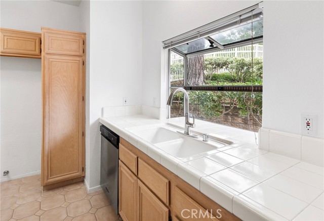 5533 Spanish Oak Lane, E photo 7
