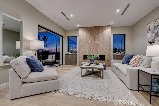 641 S Gertruda Avenue, Redondo Beach CA: https://media.crmls.org/medias/420094a4-d722-402e-8b30-cf7e87740895.jpg