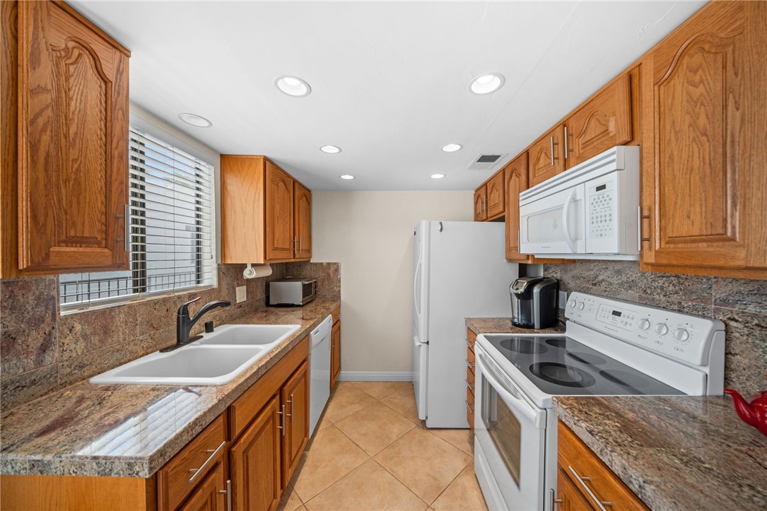 Detail Gallery Image 2 of 26 For 1050 E Ramon Rd #84,  Palm Springs,  CA 92264 - 1 Beds | 1 Baths