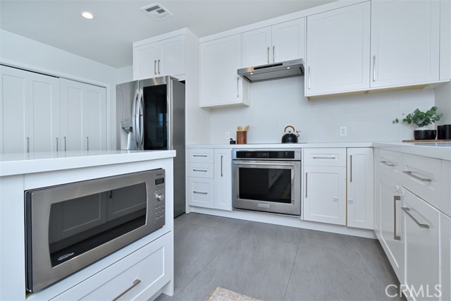 3753 Berry Drive, Studio City CA: https://media.crmls.org/medias/4200bf13-52ca-42c1-86a3-5ccafb528126.jpg